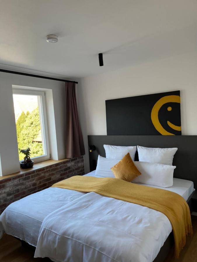 Hotel Am Markt Бизигхайм Екстериор снимка